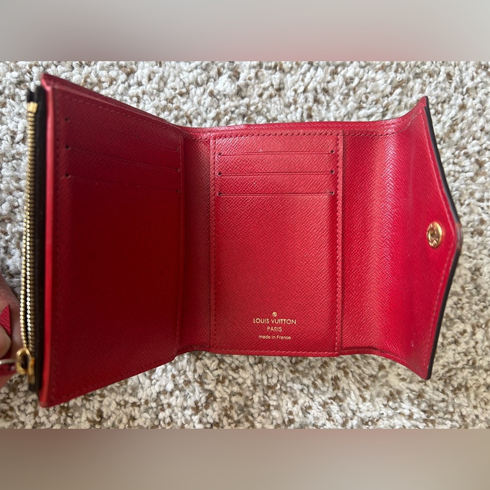 Louis Vuitton Victorine Wallet - Picture 7 of 10